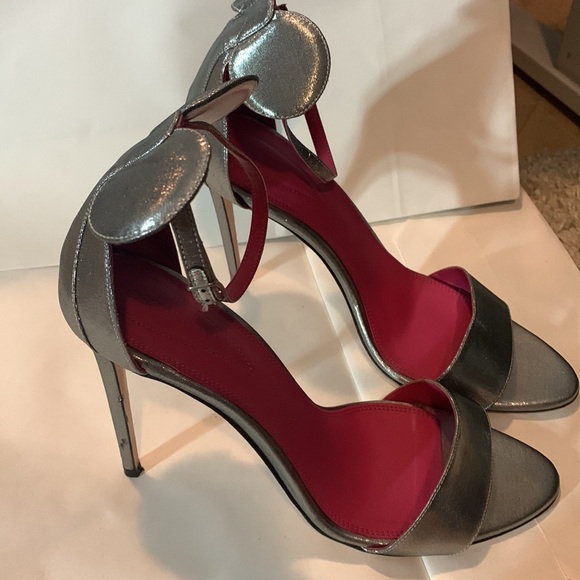Oscar Tiye Mickey Mouse sandals - Picture 3 of 7